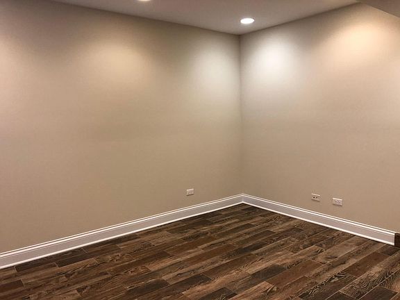 3rd image of 4929 N Winthrop Ave #Gdn