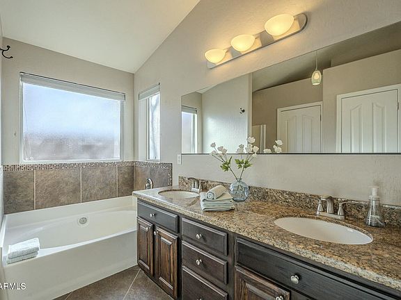 4th image of 2701 E ANDERSON Drive