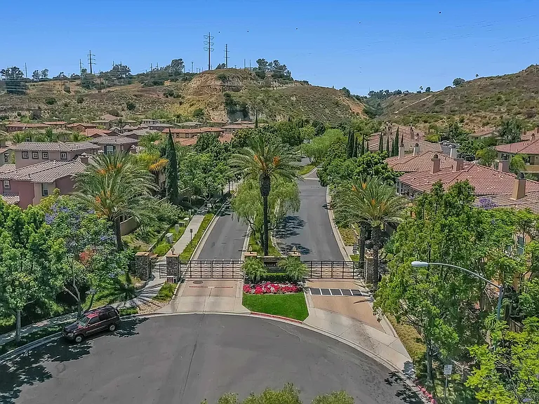 2901 Escala Cir — Photo 18