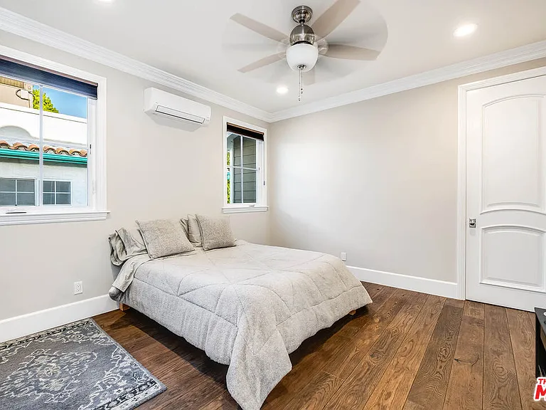 10515 Whipple St — Photo 33