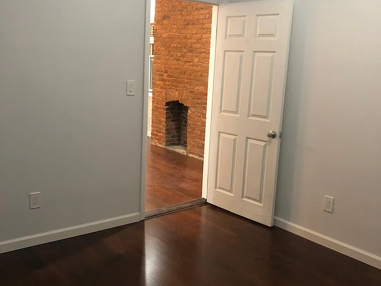 218 Webster Ave #3 — Photo 7