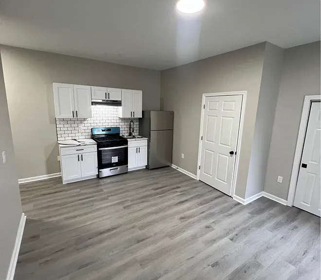 496 W State St #6 — Photo 6