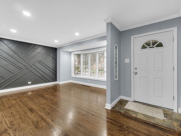 4th image of 8616 S Winchester Ave