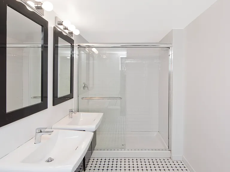 44 Berry St #3I — Photo 6