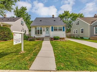 538 Park Dr, Clawson, MI 48017