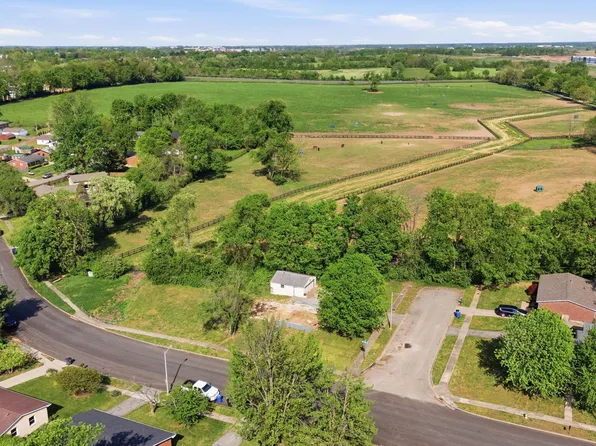 2339 Pierson Dr, Lexington, KY 40505