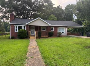 4330 Charleston Dr, Winston Salem, NC 27127