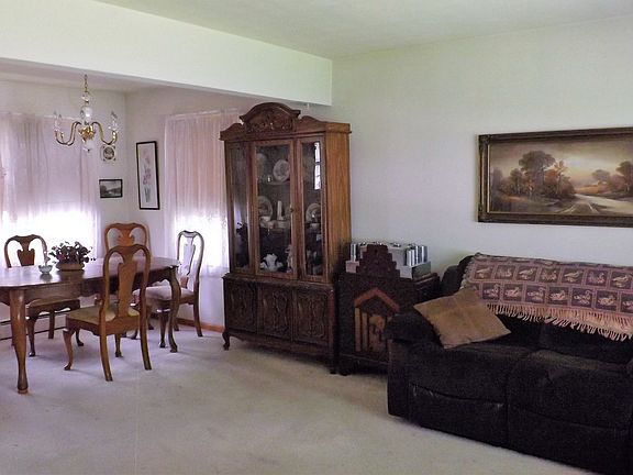 5th image of 18255 W Lindenwood Dr