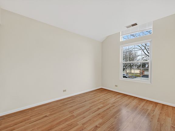 3rd image of 99 Ione Dr Unit B