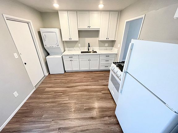 4th image of 1146 N Mollison Ave