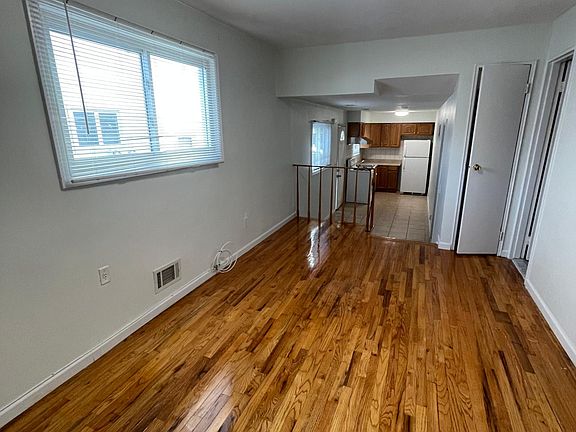 2nd image of 27 Bowling Green Pl #1