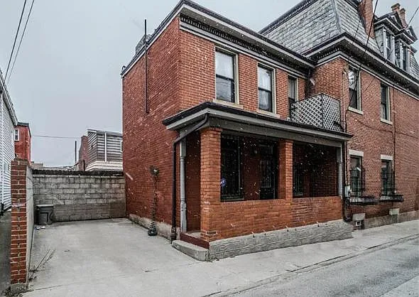 76 S 19th St — Photo 15