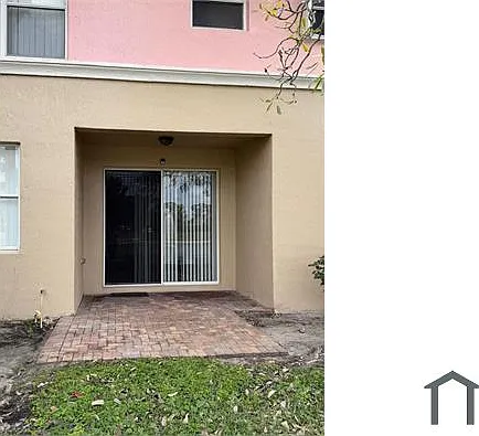 1510 Seminole Palms Dr — Photo 2