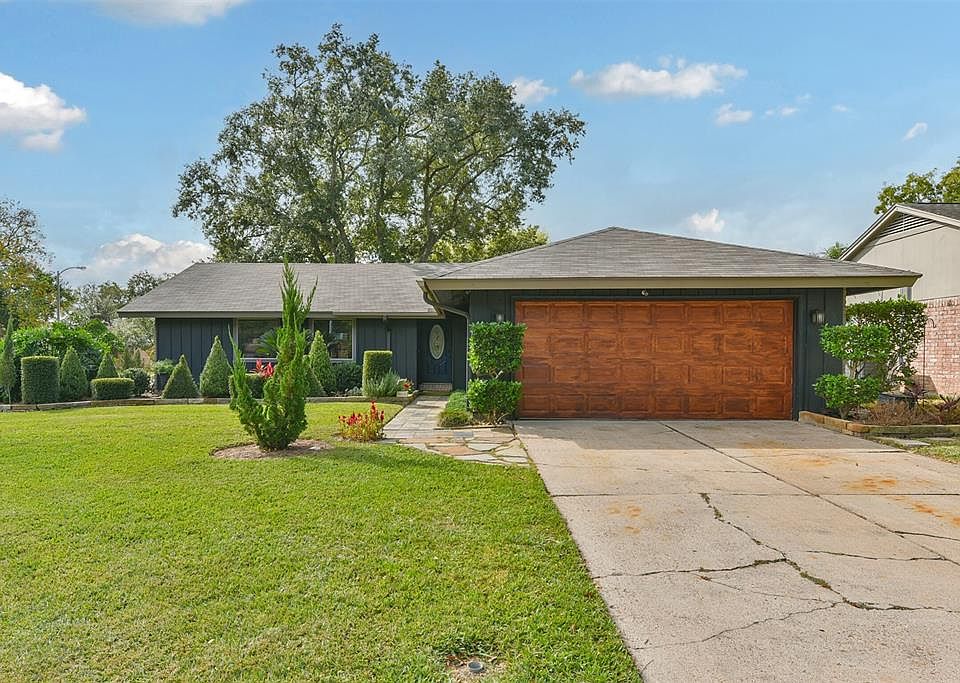 1st image of 16822 Hibiscus Ln