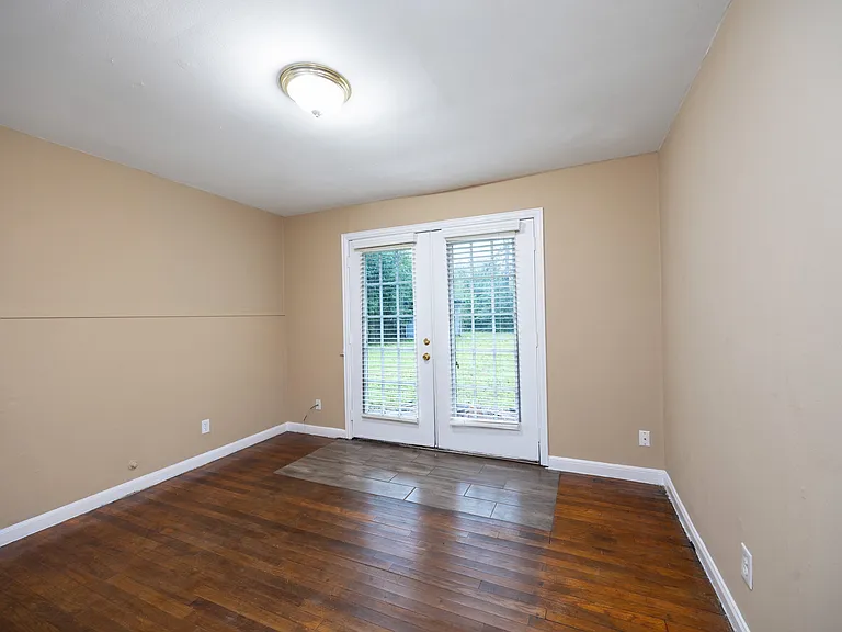 304 Harris Blvd — Photo 9