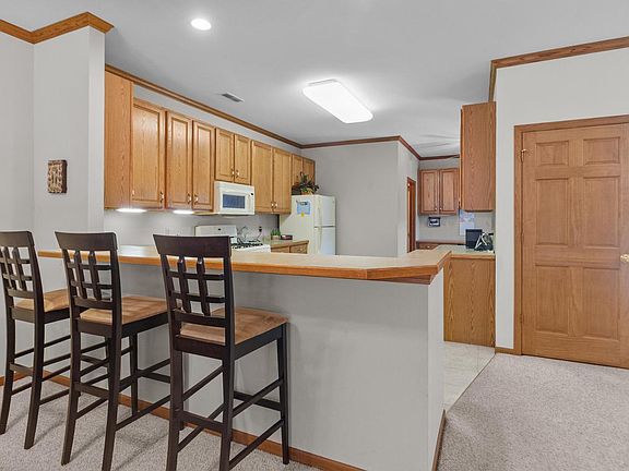 5th image of 206 Potter ROAD #102