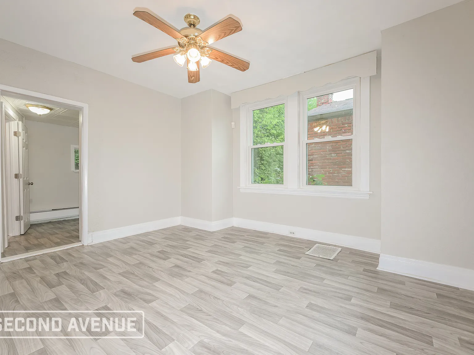 3 bed, 1.5 bath, 1554 sqft, $1,598 — Photo 4