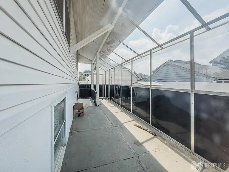 105R Lowell St — Photo 18
