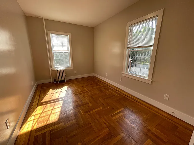 4248 Bronxwood Ave — Photo 6
