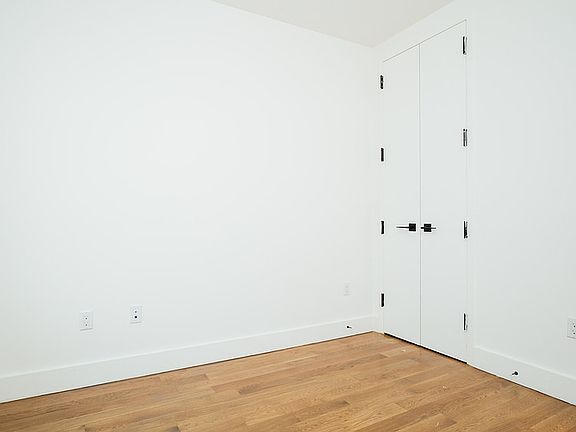 5th image of 242 Newkirk Ave APT 5B