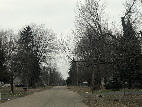 4th image of 4166 Moulton Dr