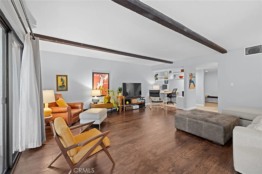 2 bed, 1573 sqft, $4,200 — Photo 3