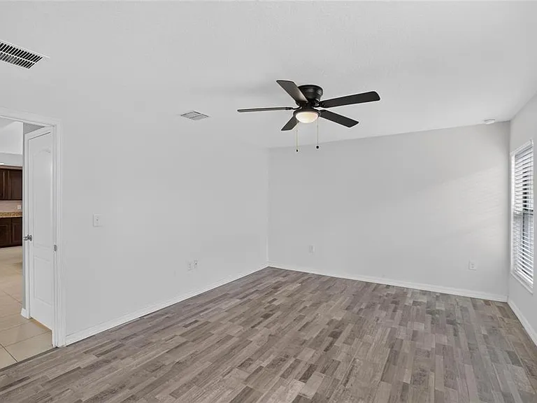 1115 Wynnmere Walk Ave — Photo 33