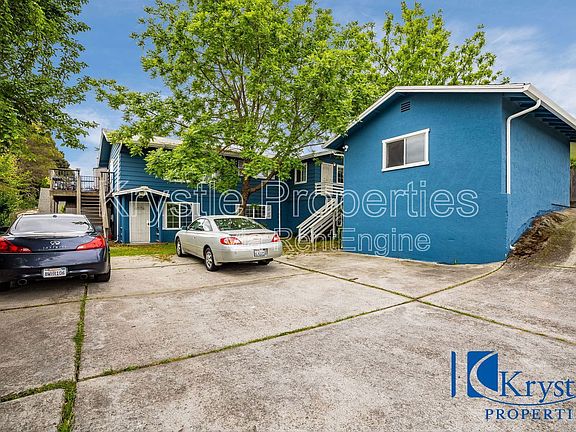 3rd image of 938 Winchester St