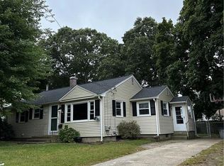 257 Sand Pond Rd, Warwick, RI 02888