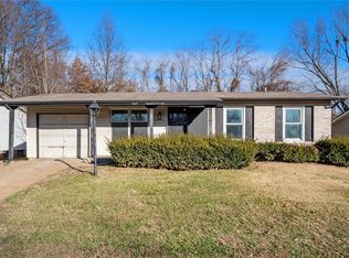 11524 Altozano Ln, Florissant, MO 63033