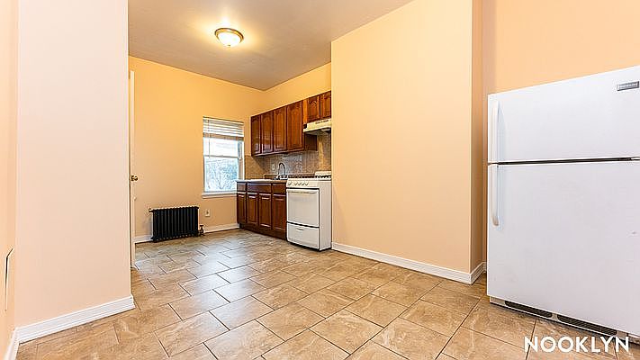 1st image of 181 Wyckoff Ave APT 2R