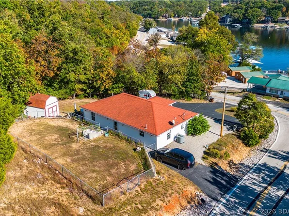 1097 Susan Rd, Lake Ozark, MO 65049