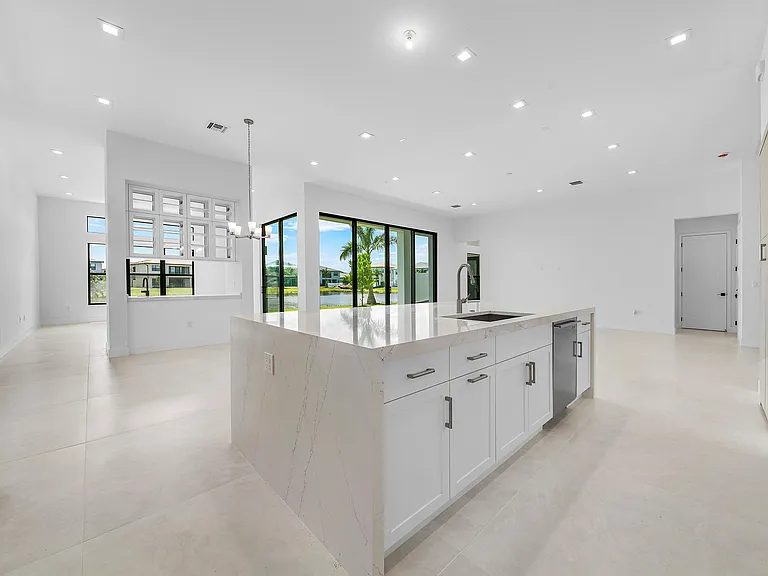 9516 Riverside Park Dr — Photo 12