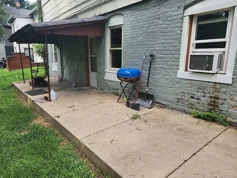256 Michigan St #C — Photo 6
