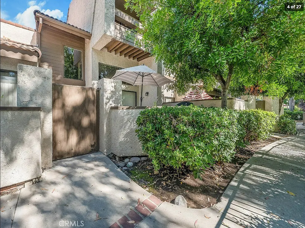 3 bed, 2.5 bath, 1588 sqft, $3,900 — Photo 4