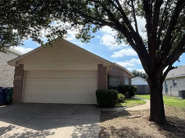 1141 Boxwood Dr, Crowley, TX 76036