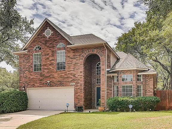 3rd image of 206 Whisper Wood Ln