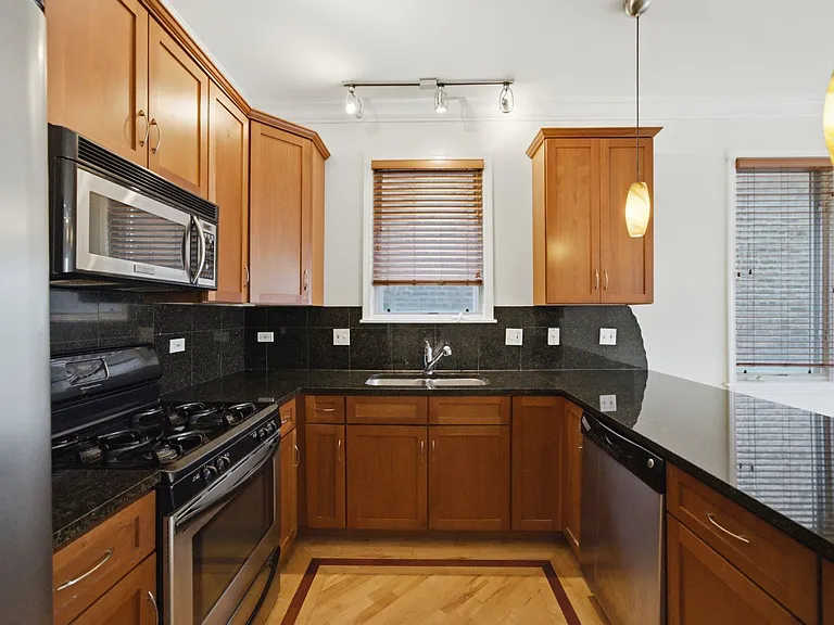 2647 W Haddon Ave #2 — Photo 6