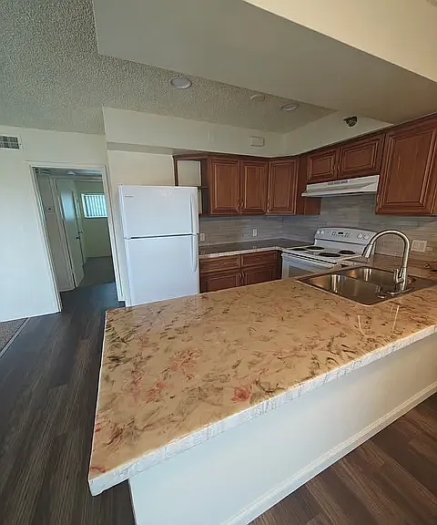 Cedar Heights Apartments — Photo 5
