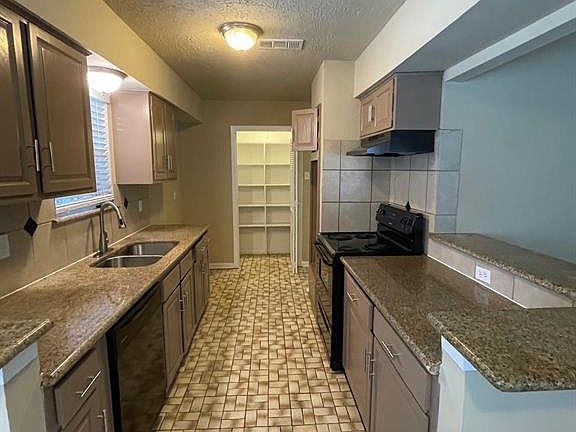 5th image of 10306 Twin Hills Ct