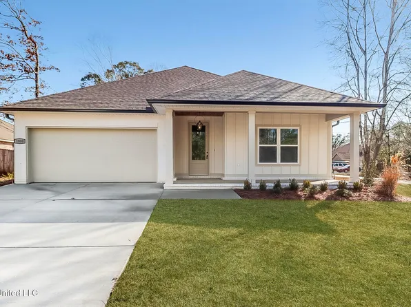 1080 Kalae Ct, Diamondhead, MS 39525