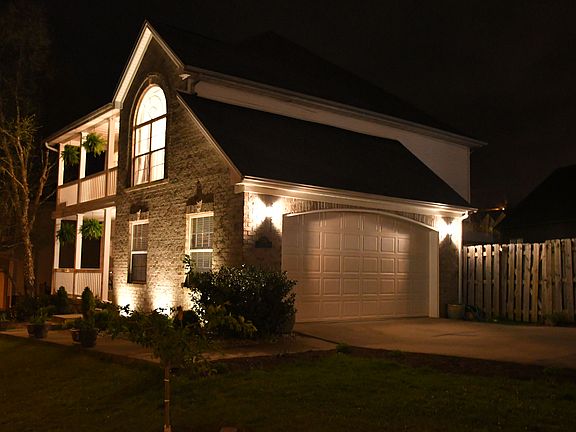 Corner lot /careful lighting