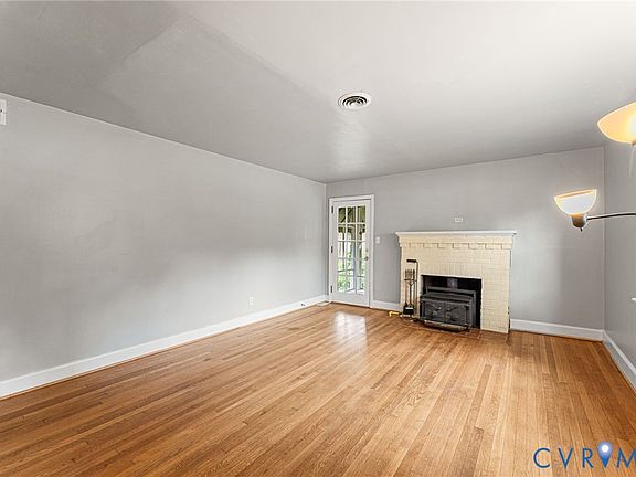4th image of 206 Crescent Ave
