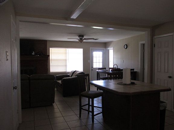 4th image of 4701 Laura Dr