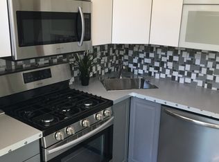 189 Kingsland Ave #2D, Brooklyn, NY 11222