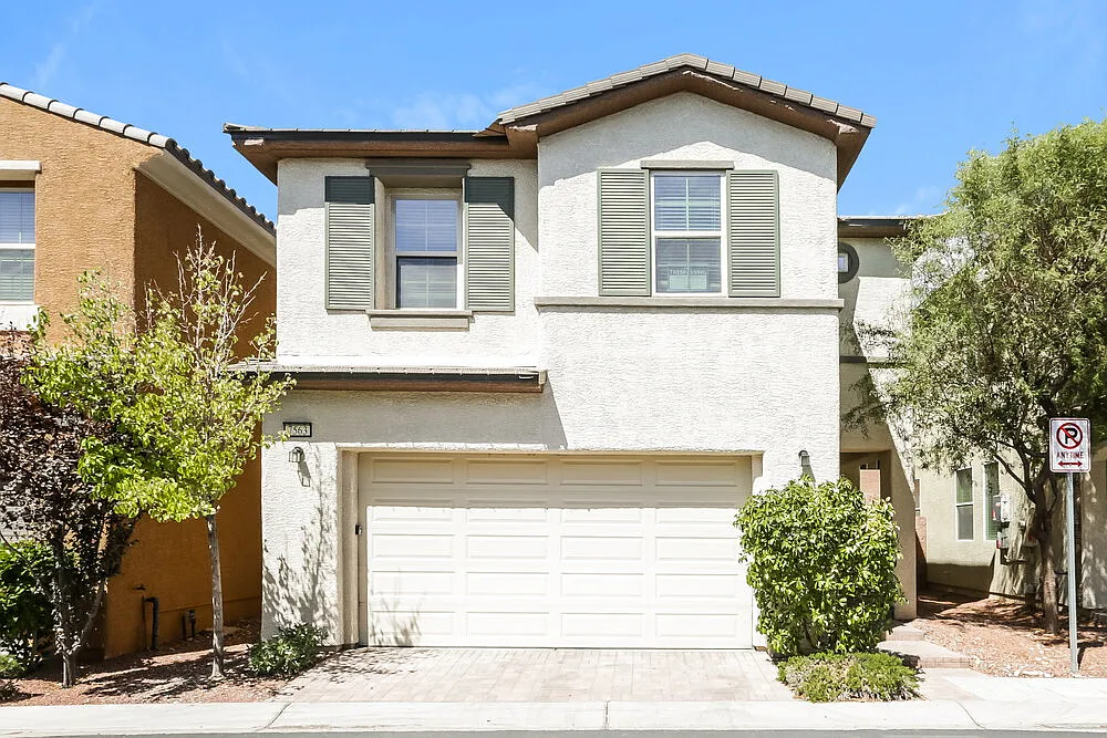 4 bed, 2.5 bath, 1656 sqft, $2,130 — Photo 1