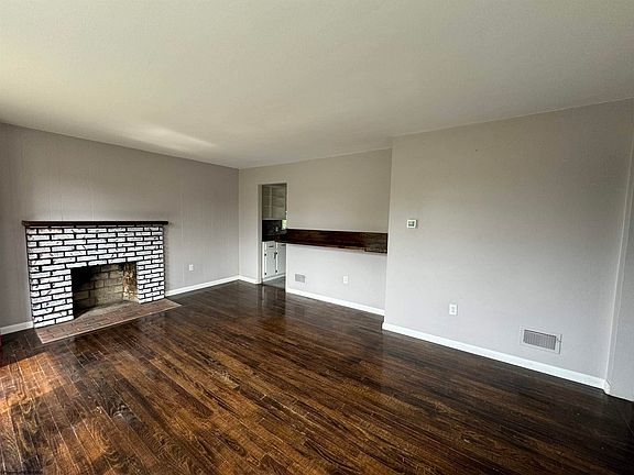 4th image of 927 Coleman Ave