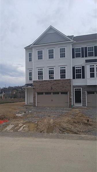 1st image of 221 Eagle Dr