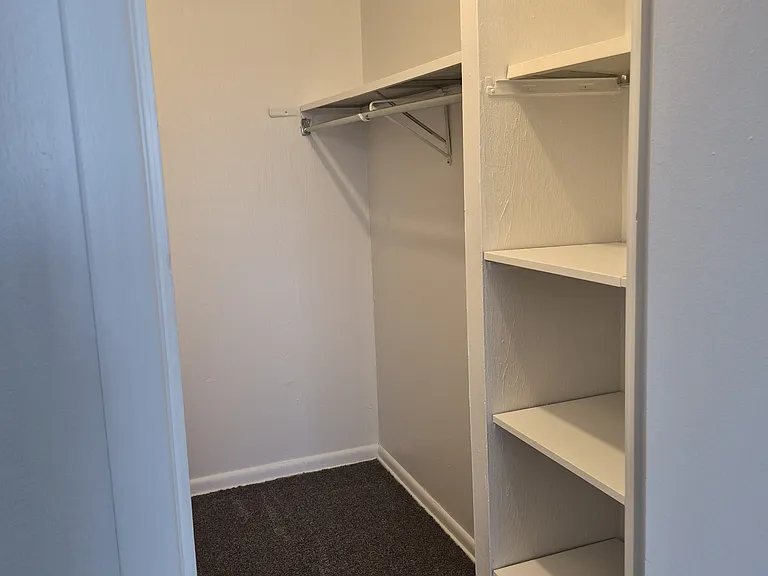 Bridlewood Apartments — Photo 7