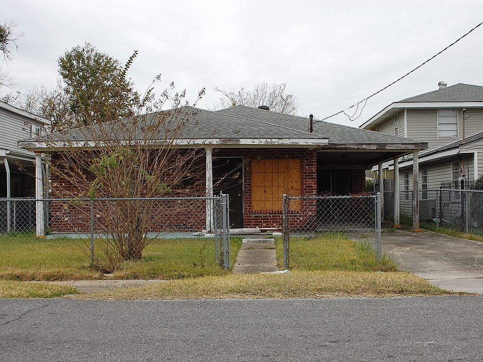 1st image of 1816 Plaza Dr